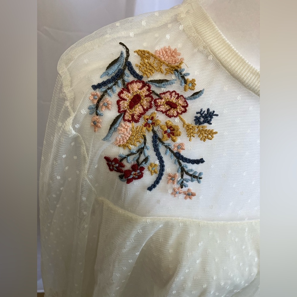 Xhilaration Ivory Sheer Polka Dot Top - Picture 2 of 10